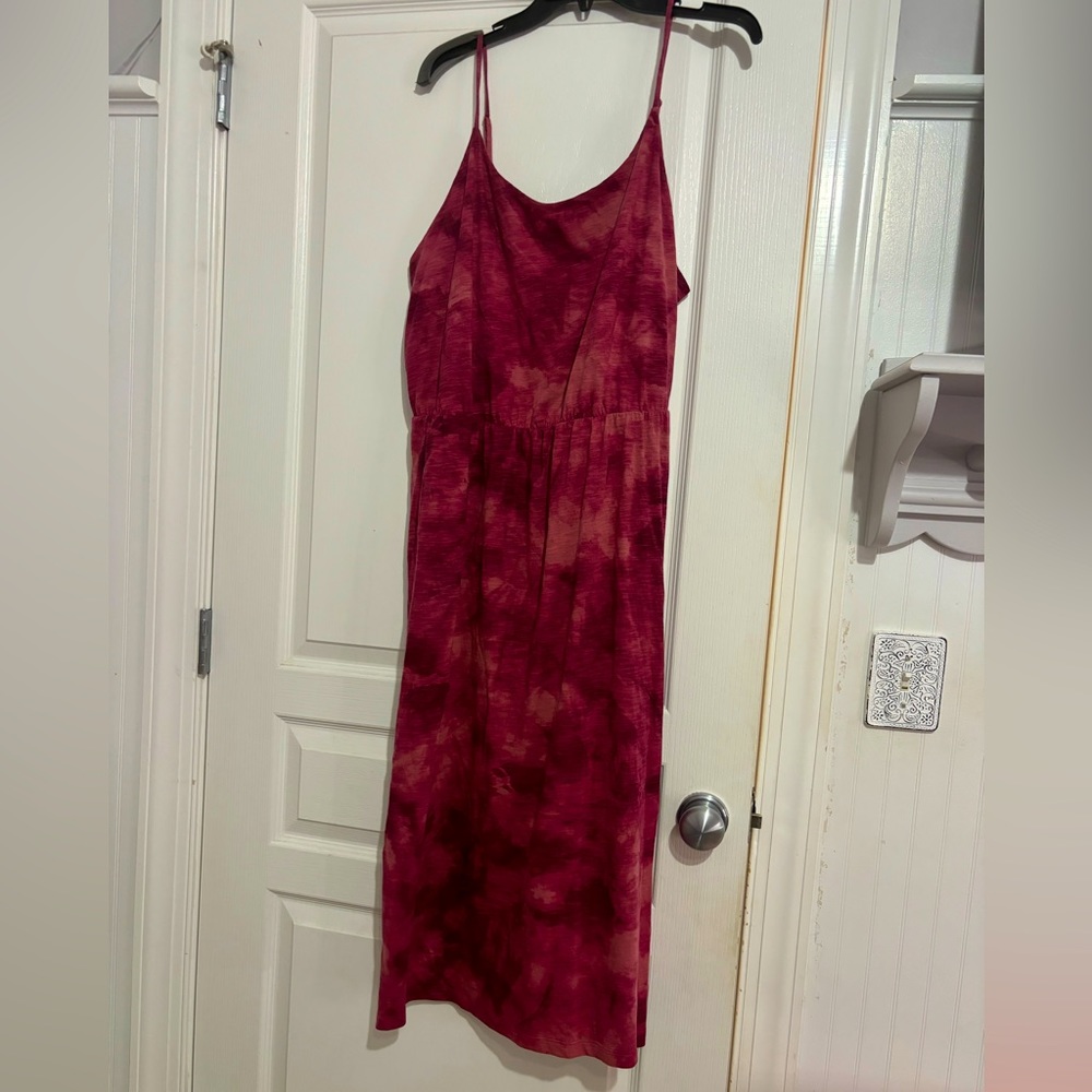 EUC Old Navy Red Tie Dye Dress